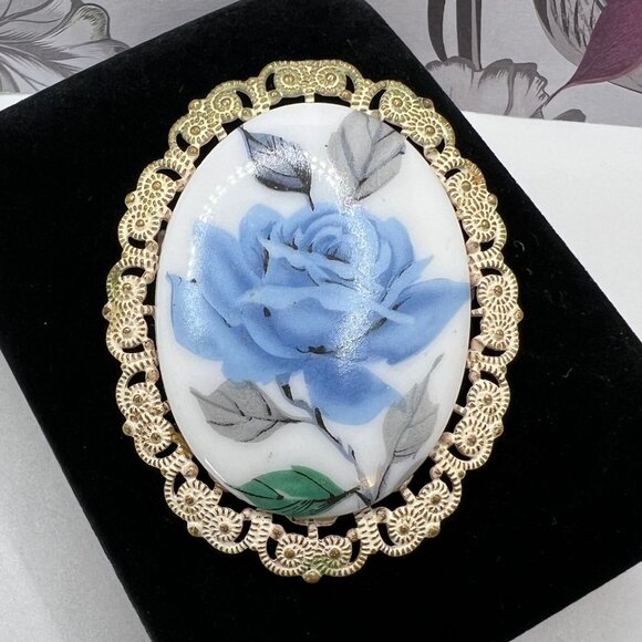 Western Germany Blue Rose Transferware Filigree Brooch - Picture 1 of 6